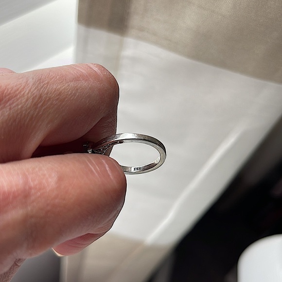 Beautiful 0.5 Carat Diamond engagement ring and 14 carat White gold used - Picture 3 of 7